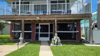 Riverfront Retreat-Private Dock; Fishing, Boating & Peaceful Getaway in Welaka - キッチン