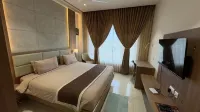 Hotel Vahini Grand - Parkplatz