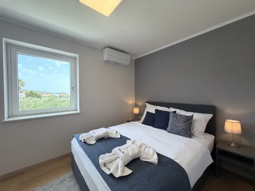 Two Bedroom Sea View Apartment Marisol - Homestays
