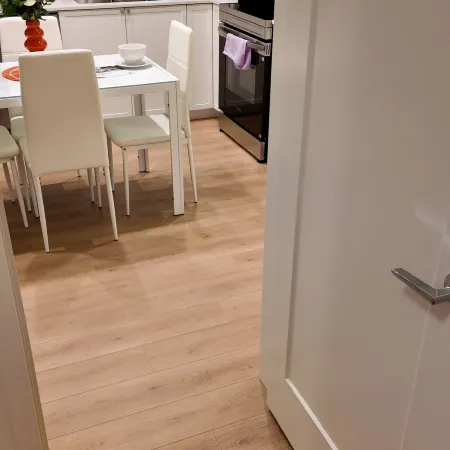 Modern Retreat in Surrey Stylish Apartment with Full Accessibility
