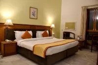 Greenwood Hotel - Motels