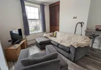 1 Bed Georgian Apartment - Garden - Pets Welcome - 2-Star