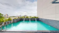 Park Inn & Suites by Radisson Thrissur East Fort - Pool
