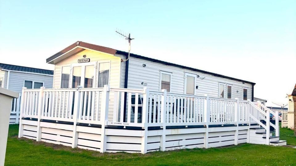 Luxury Chichester caravan Seaside Retreat