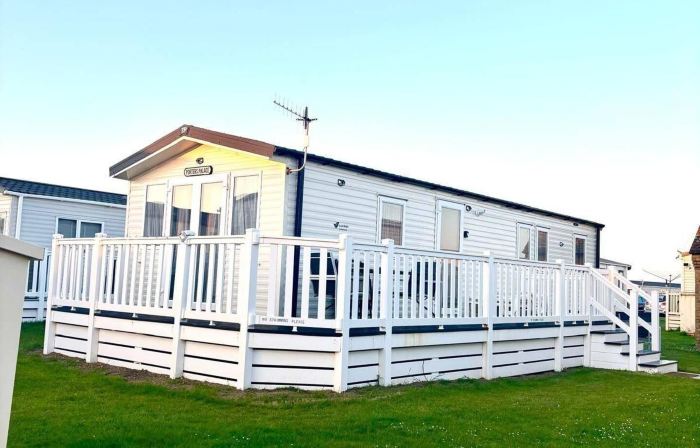 Luxury Chichester caravan Seaside Retreat