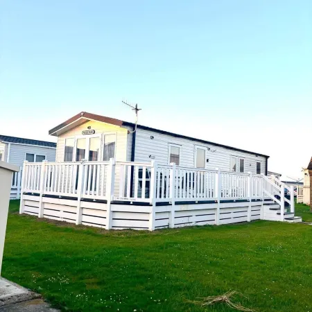 Luxury Chichester caravan Seaside Retreat
