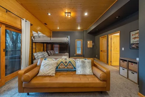 18 Hole Golf - Views For Miles - Hot Tub - Theater - 3-Star