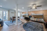 Lakefront Luxury - Boat Slip - Kayaks - Game Room - WiFi