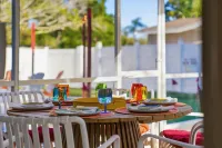 Poolside Retreat Sleeps 8 Putt Putt Hot Tub - อ่างจากุชชี่