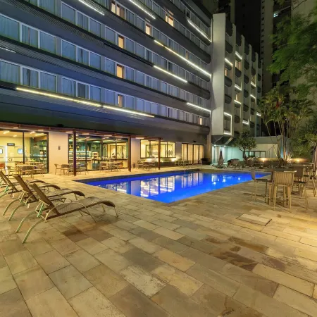 Hotel Deville Prime Maringá