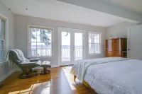 Charming Waterfront Home With Mt Rainier View - 3 звезды