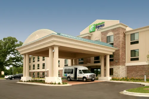 Holiday Inn Express & Suites MADISON-VERONA by IHG - Airport Shuttle