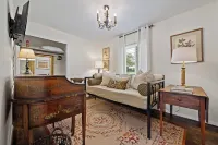 Lewisburg's Southern Bell, a Charming Bungalow That's Blocks from Downtown! - Wifi