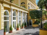 Imperial Hotel Tramontano Отели рядом с достопримечательностью «Пляж Леонеллис»
