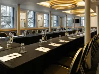 DoubleTree by Hilton Belfast City Ten Square Hotels near Big Fish