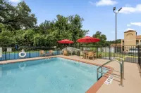 Travelodge by Wyndham Alachua - Pools