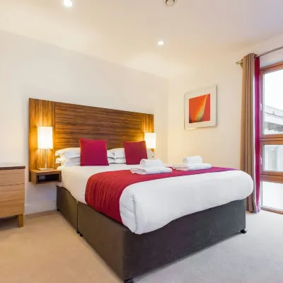 Premier Suites Bristol Cabot Các khách sạn gần TT mua sắm Cabot Circus