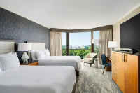 Hilton Charlotte University Place - Bãi đậu xe