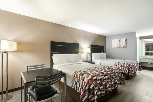 Red Roof Inn & Suites Athens, Al - Motels