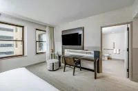 Hotel Fort des Moines, Curio Collection by Hilton - bar