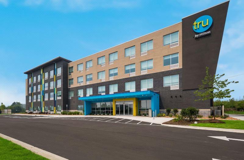 Tru by Hilton Novi Detroit