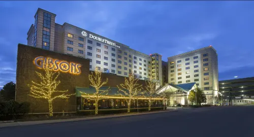 DoubleTree by Hilton Chicago O'Hare Airport-Rosemont - Airport Shuttle