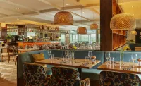 Westport Coast Hotel - bar