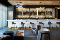 Aloft McAllen - بار