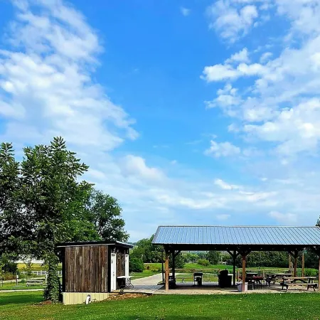 Norfork Studio Escape Walk to White River!