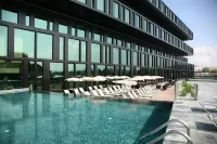 Axis Viana Business & Spa Hotel - Pools