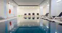 Mandali Hotel - Swimmingpools