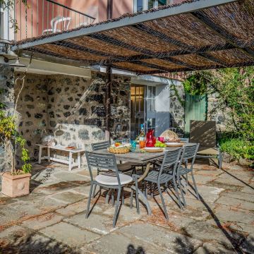 La Pavona Luxury Villa with Garden and Parking