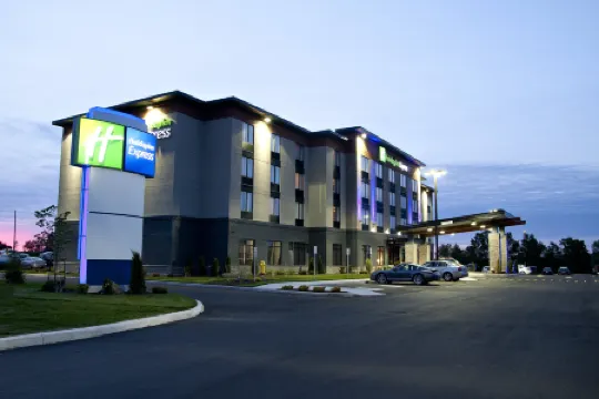 Holiday Inn Express PEMBROKE by IHG