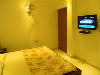 Adarsh Residency (Super Deluxe Room)