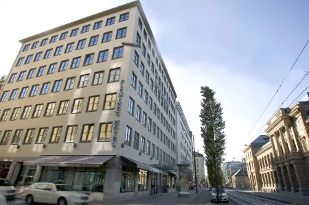 Flemings Hotel München-City Отели рядом с достопримечательностью «Карлсплац»