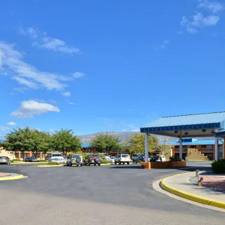 The Classic Desert Aire Hotel