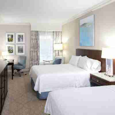 Hampton Inn & Suites Charlotte/SouthPark at Phillips Place Rooms