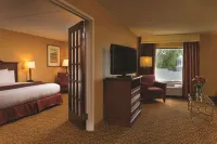 DoubleTree by Hilton Biltmore Hotel-Asheville Các khách sạn gần Pack Square