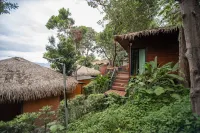 Casa de Lipe Hotels in Koh Adang