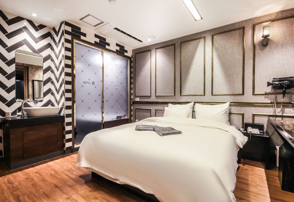 3. 제이에스호텔..