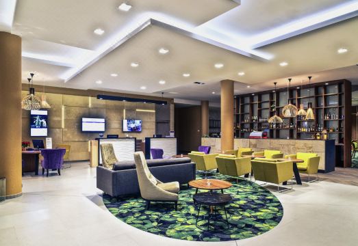 1. 머큐어 옐레니아..