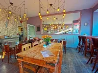 Monties Guest House - Adults Only