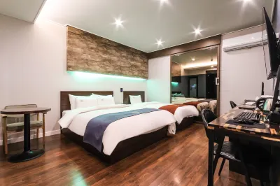 Wanju Grand Hotel Hotels near 전주김프로RC&RC카 경기장