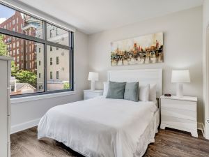 Global Luxury Suites at Bethesda Metro