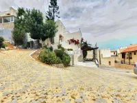 Entire Villa Full View 3 Bedrooms 3 Bathrooms 3 Kitchens