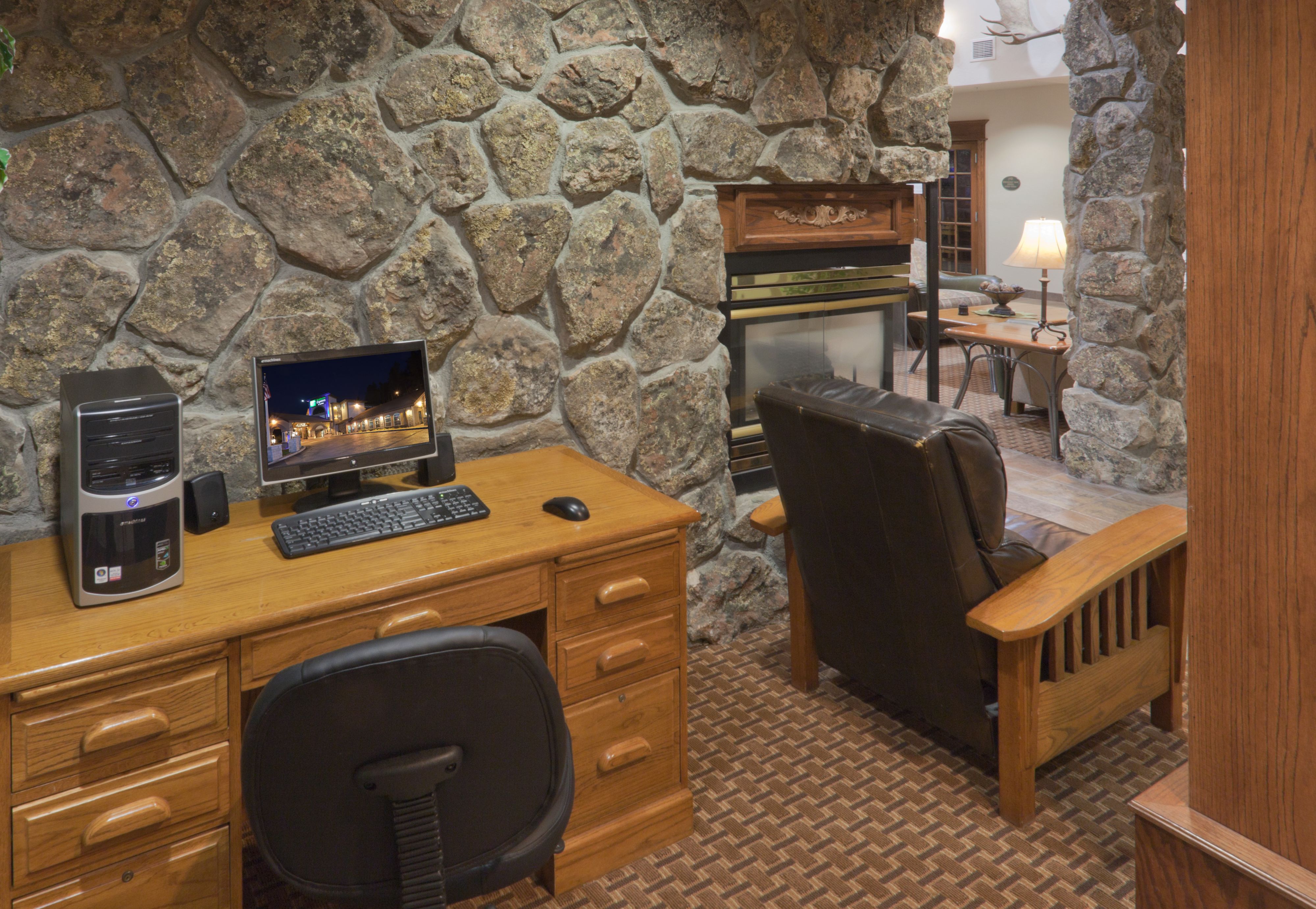 Holiday Inn Express & Suites Mt. Rushmore, an Ihg Hotel