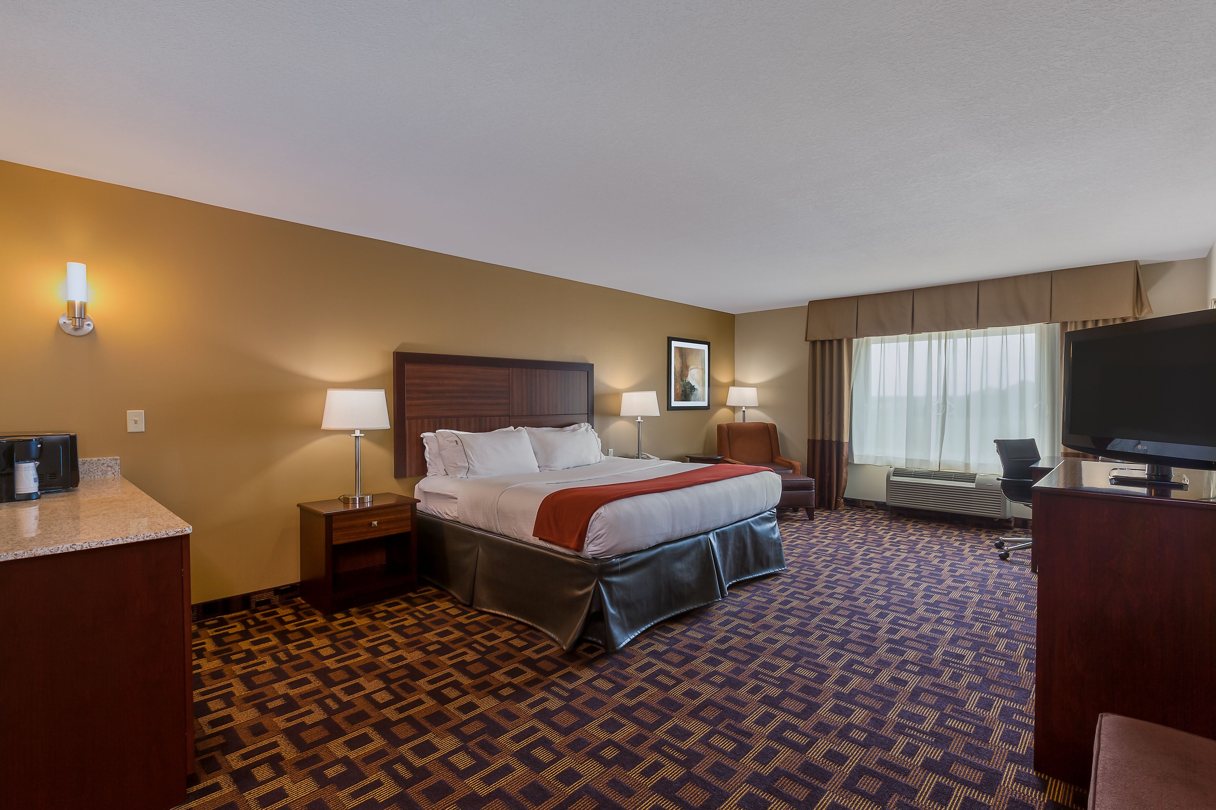 Holiday Inn Express Hotel & Suites Salina, an Ihg Hotel