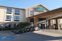 La Quinta Inn & Suites by Wyndham Denison - N. Lake Texoma