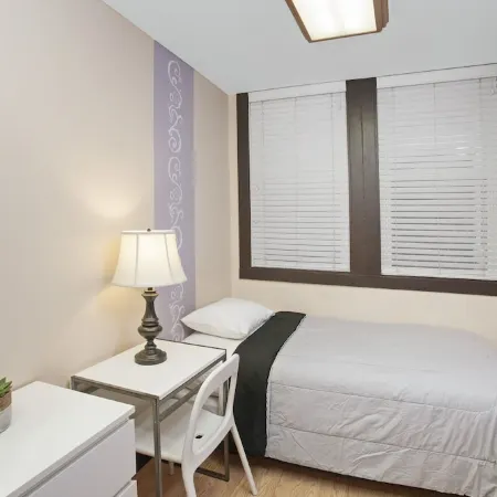 Chicago Parthenon Hostel
