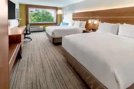 Holiday Inn Express & Suites Milwaukee – West Allis